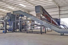 对压缩后的铝废料包进行破碎（解体）选1200型及以上规格的重型双轴撕碎机