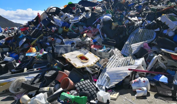 1200塑料破碎机配多大电机_1200废塑料撕碎机多少钱？