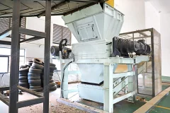 800型单双轴撕碎机处理量解析与型号参数：高价值工业垃圾处理方案
