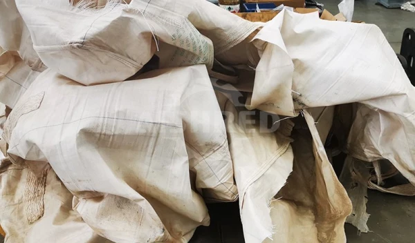 编织袋/吨袋破碎料多少钱一吨？需要怎样的撕碎机？