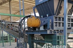 玻璃钢破碎机，废玻璃钢处置用什么设备？