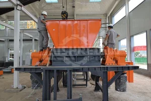 800型单双轴撕碎机处理量解析与型号参数：高价值工业垃圾处理方案